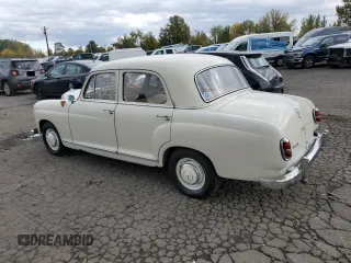 1960 Mercedes-Benz 190 z VIN 121110109509734, wystawiony jako Copart lot #78662184 z przebiegiem 47 740 mil mil oraz Tytuł czysty. Historia ofert i sprzedaży dostępna na DreamBid. Obrazek 2.