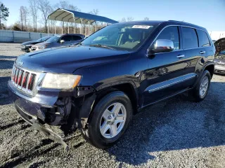 2013 Jeep Grand Cherokee Laredo with VIN 1C4RJEAG6DC561496, listed as a Copart auction lot 45977855 with 253,615 mi miles and Salvage Title. Bid and sale history available at carsss.com. Image 1.