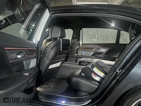 2016 BMW 7 Series 750i xDrive with VIN WBA7F2C51GG415746, listed as a Copart auction lot 50784393 with 73,117 mi miles. Bid and sale history available at carsss.com. Image 6.
