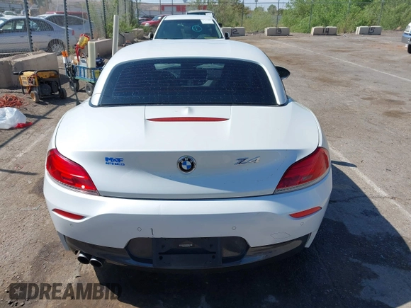 2015 BMW Z4 sDrive28i z VIN WBALL5C53FP557183, wystawiony jako IAAI lot #42145557 z przebiegiem 123 319 mil mil oraz . Historia ofert i sprzedaży dostępna na DreamBid. Obrazek 17.