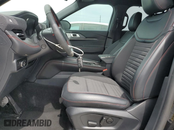 2025 Ford Explorer ST-Line with VIN 1FMUK7KH6SGA95371, listed as a Copart auction lot 57572985 with 8,833 mi miles and Salvage title. Bid and sale history available at DreamBid. Image 7.