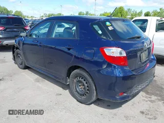 2011 Toyota Matrix z VIN 2T1KU4EE1BC664423, wystawiony jako IAAI lot #42303939 z przebiegiem 158 316 mil mil oraz . Historia ofert i sprzedaży dostępna na DreamBid. Obrazek 3.