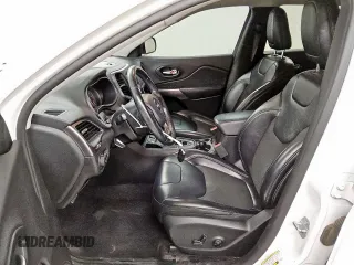 2019 Jeep Cherokee Latitude Plus z VIN 1C4PJLLB7KD176369, wystawiony jako Copart lot #62179475 z przebiegiem 156 492 mil mil oraz Czysty tytuł • Clean title. Historia ofert i sprzedaży dostępna na DreamBid. Obrazek 7.