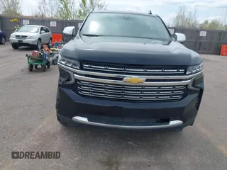 2023 Chevrolet Suburban Premier z VIN 1GNSKFKD3PR472907, wystawiony jako IAAI lot #41993577 z przebiegiem 33 653 mil mil oraz . Historia ofert i sprzedaży dostępna na DreamBid. Obrazek 12.