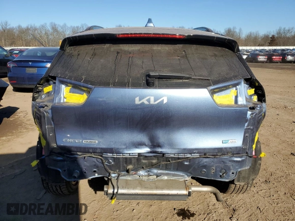 2022 Kia Niro Touring SE with VIN KNDCC3LC8N5532201, listed as a Copart auction lot 50822464 with 101,962 mi miles and Salvage Title. Bid and sale history available at carsss.com. Image 6.