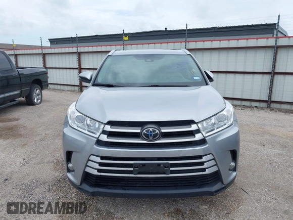 2017 Toyota Highlander XLE z VIN 5TDJZRFH6HS509725, wystawiony jako IAAI lot #42677602 z przebiegiem 120 311 mil mil oraz . Historia ofert i sprzedaży dostępna na DreamBid. Obrazek 12.