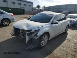 2015 Nissan Altima 2.5 with VIN 1N4AL3AP3FN357635, listed as a Copart auction lot 58493635 with 159,406 mi miles and Salvage title. Bid and sale history available at DreamBid. Image 1.