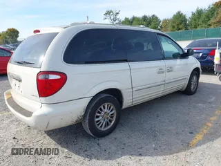2002 Chrysler Town & Country Limited with VIN 2C8GP64L82R797610, listed as a IAAI auction lot 40712041 with 133,892 mi miles. Bid and sale history available at carsss.com. Image 4.