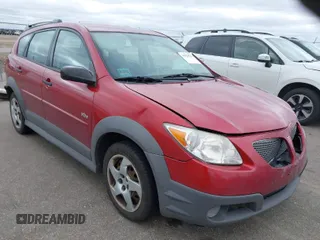 2007 Pontiac Vibe with VIN 5Y2SL65827Z421354, listed as a IAAI auction lot 41920741 with 272,265 mi miles. Bid and sale history available at carsss.com. Image 1.