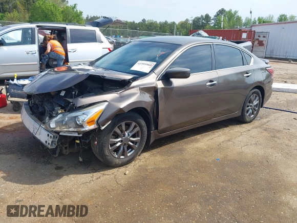 2015 Nissan Altima S with VIN 1N4AL3AP2FN379061, listed as a IAAI auction lot 41995960 with 313,153 mi miles and . Bid and sale history available at carsss.com. Image 19.