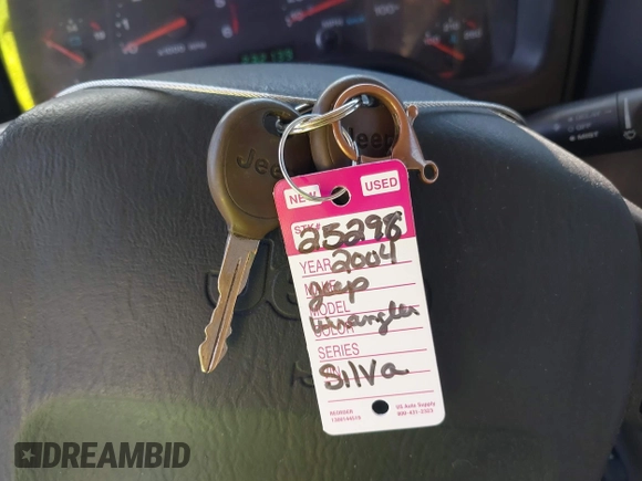 2004 Jeep Wrangler Sahara with VIN 1J4FA59S24P739581, listed as a IAAI auction lot 41696146 with 232,139 mi miles and . Bid and sale history available at DreamBid. Image 11.