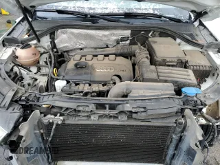2016 Audi Q3 Premium Plus z VIN WA1BFCFS9GR005327, wystawiony jako Copart lot #50389585 z przebiegiem 105 616 mil mil oraz Szkoda całkowita • Salvage title. Historia ofert i sprzedaży dostępna na DreamBid. Obrazek 11.