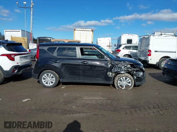 2020 Kia Soul LX with VIN KNDJ23AU8L7091578, listed as a IAAI auction lot 41499522 with 106,823 mi miles. Bid and sale history available at carsss.com. Image 13.