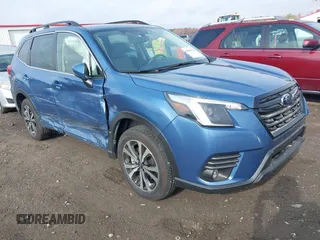 2024 Subaru Forester Limited with VIN JF2SKALCXRH416653, listed as a IAAI auction lot 40906376 with 8,911 mi miles. Bid and sale history available at carsss.com. Image 1.