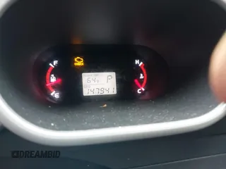 2009 Toyota Matrix S z VIN 2T1KE40E99C024930, wystawiony jako IAAI lot #42471952 z przebiegiem 147 941 mil mil oraz . Historia ofert i sprzedaży dostępna na DreamBid. Obrazek 7.