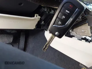 2024 Toyota Camry LE z VIN 4T1C11AK3RU879043, wystawiony jako IAAI lot #41601018 z przebiegiem 38 442 mil mil oraz . Historia ofert i sprzedaży dostępna na DreamBid. Obrazek 11.