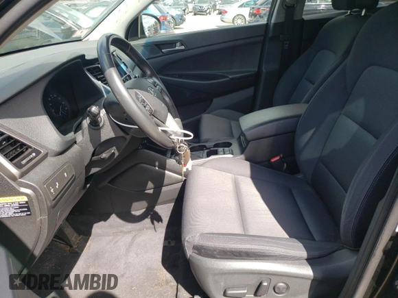 2018 Hyundai Tucson Sport z VIN KM8J3CAL5JU792853, wystawiony jako Copart lot #53030245 z przebiegiem 84 306 mil mil oraz Szkody całkowita. Historia ofert i sprzedaży dostępna na DreamBid. Obrazek 7.
