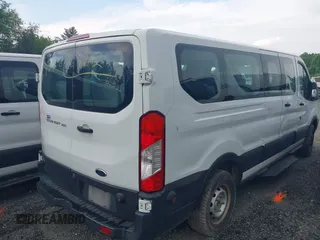 2019 Ford Transit Passenger XL z VIN 1FBZX2ZM8KKA34929, wystawiony jako IAAI lot #42263522 z przebiegiem 376 862 mil mil oraz . Historia ofert i sprzedaży dostępna na DreamBid. Obrazek 4.
