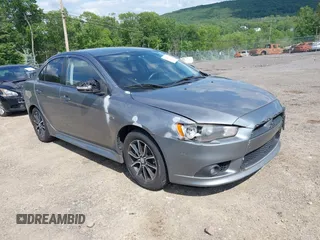 2015 Mitsubishi Lancer SE z VIN JA32V2FW9FU025397, wystawiony jako IAAI lot #42364994 z przebiegiem 202 478 mil mil oraz . Historia ofert i sprzedaży dostępna na DreamBid. Obrazek 1.