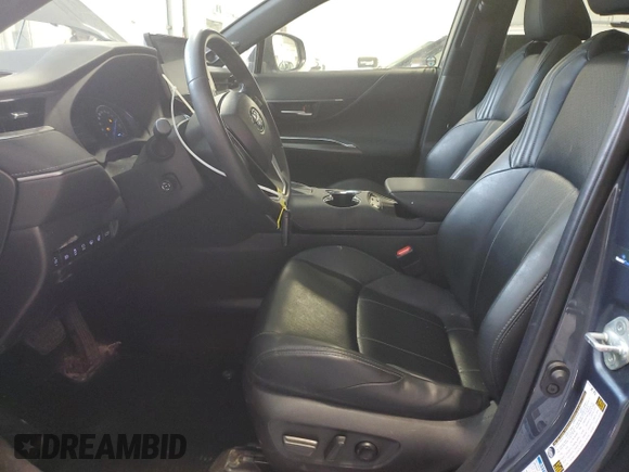 2021 Toyota Venza LE z VIN JTEAAAAH4MJ036619, wystawiony jako Copart lot #57668765 z przebiegiem 70 457 mil mil oraz Czysty tytuł • Clean title. Historia ofert i sprzedaży dostępna na DreamBid. Obrazek 7.