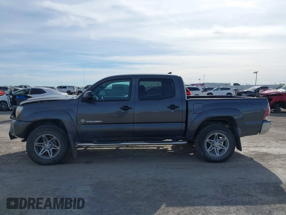 2014 Toyota Tacoma PreRunner with VIN 3TMJU4GN1EM156845, listed as a IAAI auction lot 40972570 with 65,138 mi miles. Bid and sale history available at carsss.com. Image 14.