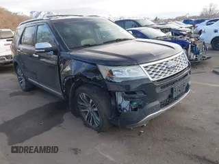 2016 Ford Explorer Platinum z VIN 1FM5K8HT6GGC33858, wystawiony jako IAAI lot #41504139 z przebiegiem 133 811 mil mil oraz . Historia ofert i sprzedaży dostępna na DreamBid. Obrazek 1.
