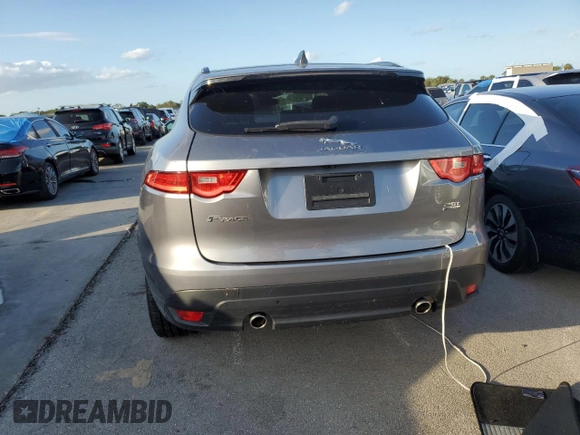 2020 Jaguar F-Pace 25t Checkered Flag Edition z VIN SADCP2FX4LA617865, wystawiony jako Copart lot #74434614 z przebiegiem Nie podano mil oraz Nie do naprawy • Non repairable. Historia ofert i sprzedaży dostępna na DreamBid. Obrazek 6.