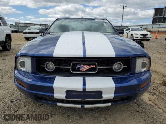 2007 Ford Mustang Deluxe z VIN 1ZVHT80N075219801, wystawiony jako Copart lot #57247925 z przebiegiem 203 385 mil mil oraz Czysty tytuł • Clean title. Historia ofert i sprzedaży dostępna na DreamBid. Obrazek 5.