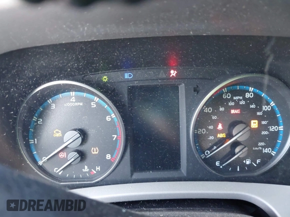 2018 Toyota RAV4 XLE with VIN 2T3WFREV3JW484955, listed as a IAAI auction lot 42262089 with 118,527 mi miles and . Bid and sale history available at DreamBid. Image 7.