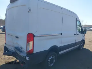 2019 Ford Transit z VIN 1FTYR1CM6KKB81786, wystawiony jako IAAI lot #41638685 z przebiegiem 87 476 mil mil oraz . Historia ofert i sprzedaży dostępna na DreamBid. Obrazek 17.