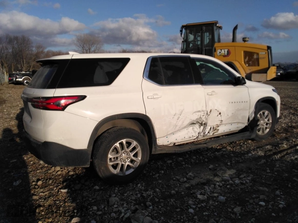 2023 Chevrolet Traverse LS with VIN 1GNEVFKW0PJ339381, listed as a Copart auction lot 84208874 with 20,920 mi miles and Salvage Title. Bid and sale history available at carsss.com. Image 3.
