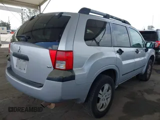 2005 Mitsubishi Endeavor LS z VIN 4A4MM21S25E049088, wystawiony jako IAAI lot #42228783 z przebiegiem 243 731 mil mil oraz . Historia ofert i sprzedaży dostępna na DreamBid. Obrazek 4.