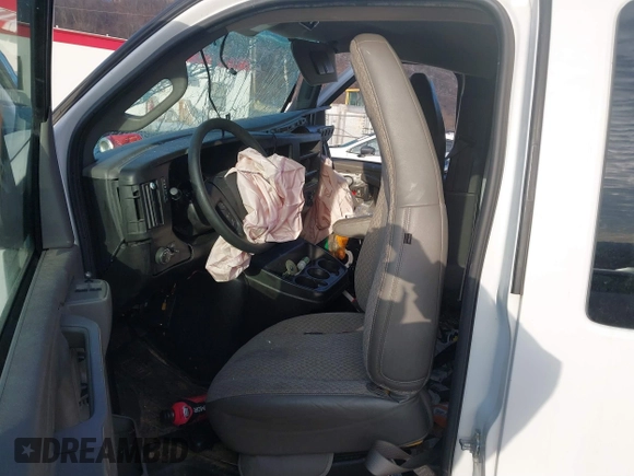 2018 Chevrolet Express Passenger LT with VIN 1GAZGPFG6J1269222, listed as a IAAI auction lot 41433114 with 99,985 mi miles and . Bid and sale history available at DreamBid. Image 5.