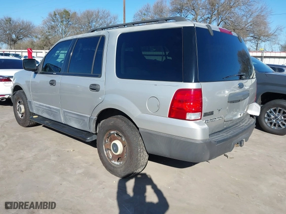 2004 Ford Expedition XLS with VIN 1FMRU13W64LB51765, listed as a IAAI auction lot 41760670 with 84,333 mi miles. Bid and sale history available at carsss.com. Image 3.