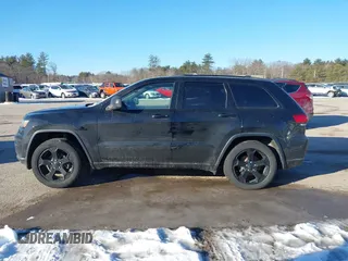 2018 Jeep Grand Cherokee Laredo E with VIN 1C4RJFAGXJC375588, listed as a IAAI auction lot 41406344 with 69,989 mi miles. Bid and sale history available at carsss.com. Image 14.