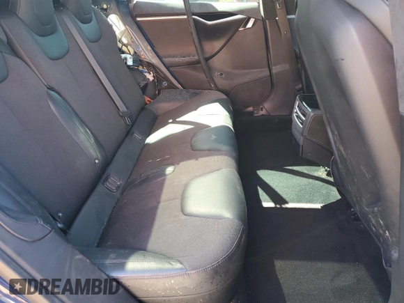 2016 Tesla Model S 90D z VIN 5YJSA1E27GF172611, wystawiony jako Copart lot #49434005 z przebiegiem 175 665 mil mil oraz Szkoda całkowita • Salvage title. Historia ofert i sprzedaży dostępna na DreamBid. Obrazek 10.