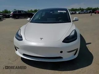 2023 Tesla Model 3 z VIN 5YJ3E1EA1PF684526, wystawiony jako Copart lot #50915345 z przebiegiem 14 109 mil mil oraz Szkoda całkowita • Salvage title. Historia ofert i sprzedaży dostępna na DreamBid. Obrazek 11.