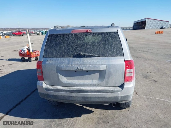 2017 Jeep Patriot Sport with VIN 1C4NJPBB7HD158656, listed as a IAAI auction lot 41437709 with 156,131 mi miles. Bid and sale history available at carsss.com. Image 16.