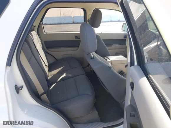 2009 Ford Escape Hybrid with VIN 1FMCU49349KA19086, listed as a IAAI auction lot 41704934 with 91,047 mi miles. Bid and sale history available at carsss.com. Image 8.