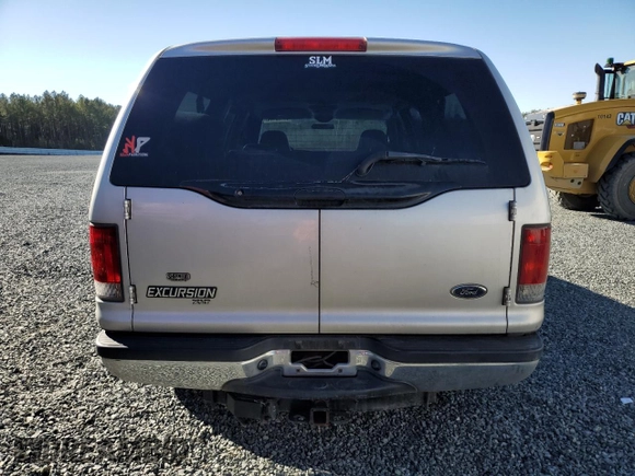 2002 Ford Excursion XLT z VIN 1FMNU41S72EB48066, wystawiony jako Copart lot #87483144 z przebiegiem 192 298 mil mil oraz Szkoda całkowita • Salvage title. Historia ofert i sprzedaży dostępna na DreamBid. Obrazek 6.