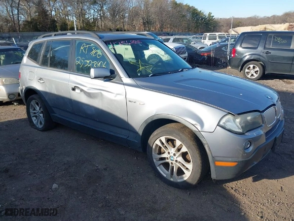 2007 BMW X3 3.0si with VIN WBXPC934X7WF15402, listed as a IAAI auction lot 41756885 with 999,999 mi miles. Bid and sale history available at carsss.com. Image 1.