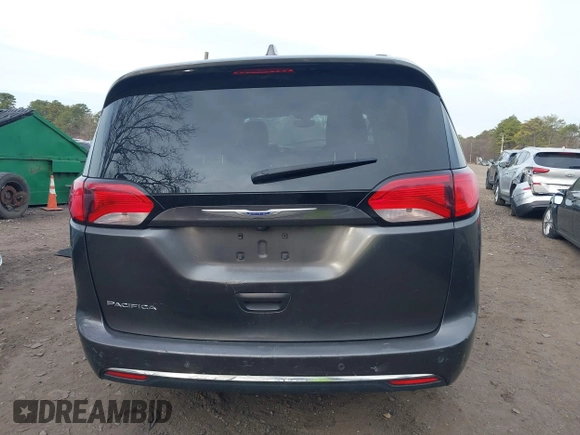 2018 Chrysler Pacifica Touring L Plus z VIN 2C4RC1EG9JR234929, wystawiony jako IAAI lot #41889519 z przebiegiem 87 924 mil mil oraz . Historia ofert i sprzedaży dostępna na DreamBid. Obrazek 15.