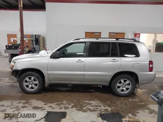 2006 Toyota Highlander w/3rd Row with VIN JTEEP21A160150739, listed as a IAAI auction lot 41347329 with 227,627 mi miles. Bid and sale history available at carsss.com. Image 14.
