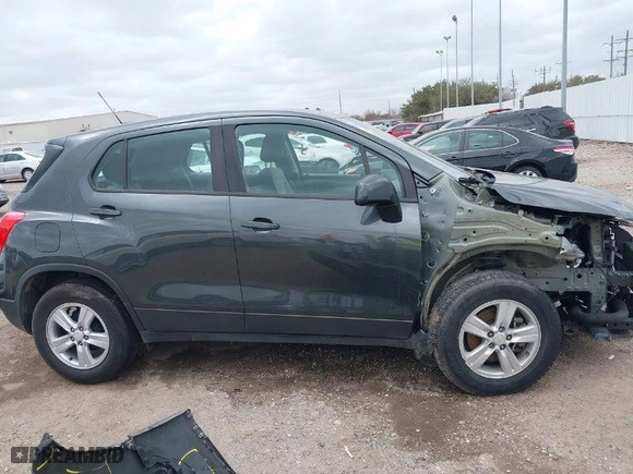 2020 Chevrolet Trax LS with VIN 3GNCJKSB7LL171718, listed as a IAAI auction lot 41742694 with 99,398 mi miles. Bid and sale history available at carsss.com. Image 14.
