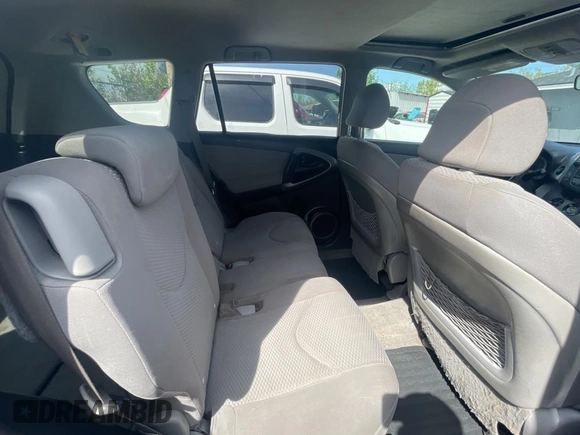 2007 Toyota RAV4 Limited with VIN JTMZD31V176027481, listed as a Copart auction lot 50984695 with 210,966 mi miles and Clean Title. Bid and sale history available at carsss.com. Image 6.