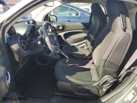 2019 Smart EQ fortwo pure with VIN WMEFJ9BA4KK386190, listed as a Copart auction lot 85565094 with NaN miles and Salvage Title. Bid and sale history available at carsss.com. Image 7.