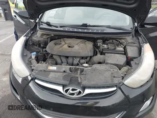 2013 Hyundai Elantra GLS z VIN 5NPDH4AE1DH385623, wystawiony jako IAAI lot #42267626 z przebiegiem 328 724 mil mil oraz . Historia ofert i sprzedaży dostępna na DreamBid. Obrazek 10.