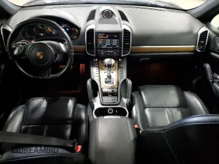 2013 Porsche Cayenne S Hybrid с VIN WP1AE2A22DLA16060, выставлен на аукционе Copart как лот 51253425 с пробегом 131 955 миль миль и Чистый • Clean title. История ставок и продаж доступна на DreamBid. Изображение 8.