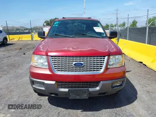 2005 Ford Expedition Special Service with VIN 1FMFU16575LA44568, listed as a IAAI auction lot 42056038 with 83,586 mi miles. Bid and sale history available at carsss.com. Image 12.