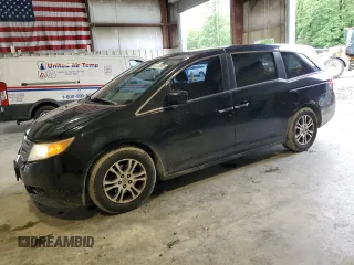 2013 Honda Odyssey EX z VIN 5FNRL5H42DB041546, wystawiony jako Copart lot #61284585 z przebiegiem 152 397 mil mil oraz Czysty tytuł • Clean title. Historia ofert i sprzedaży dostępna na DreamBid. Obrazek 1.